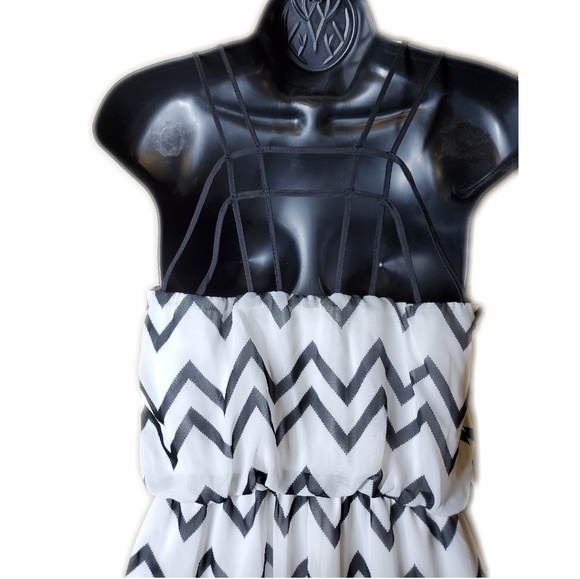 Chevron Strappy Maxi Dress Size Small - Picture 3 of 3